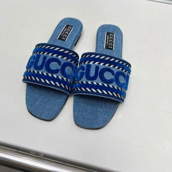 Gucci Women's Stylish Slide Sandals - Picture 1 of 5